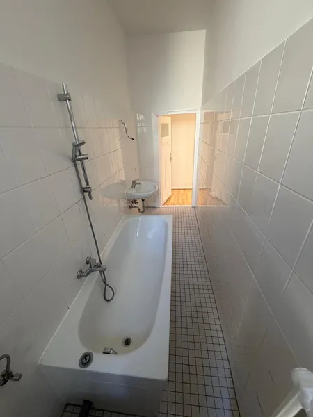 Wohnen mit Charakter: Vier Zimmer im sanierten Altbau — photo 1